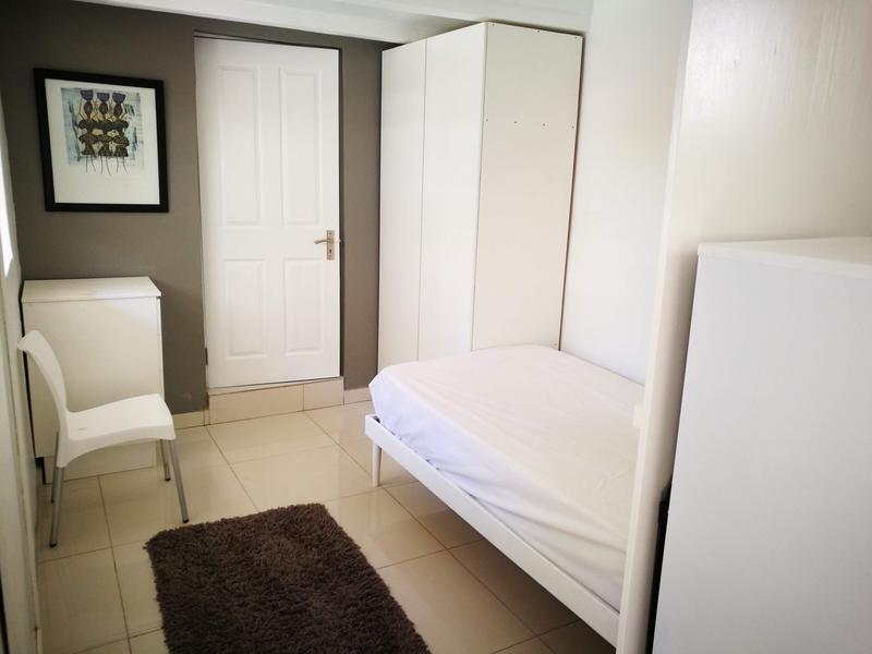 To Let 1 Bedroom Property for Rent in Woodstock Upper Western Cape